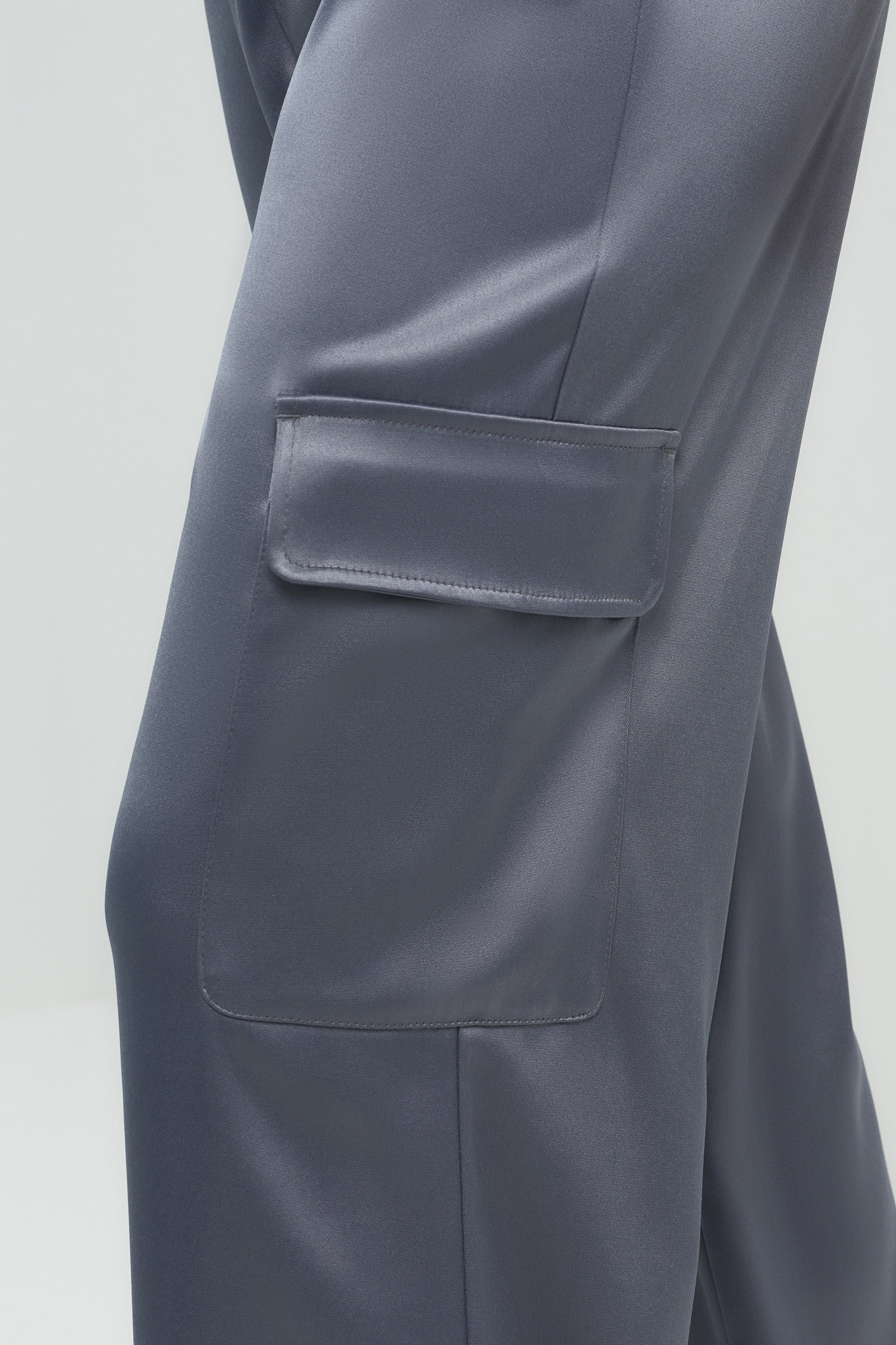 Pantalón cargo ancho de satén Candela