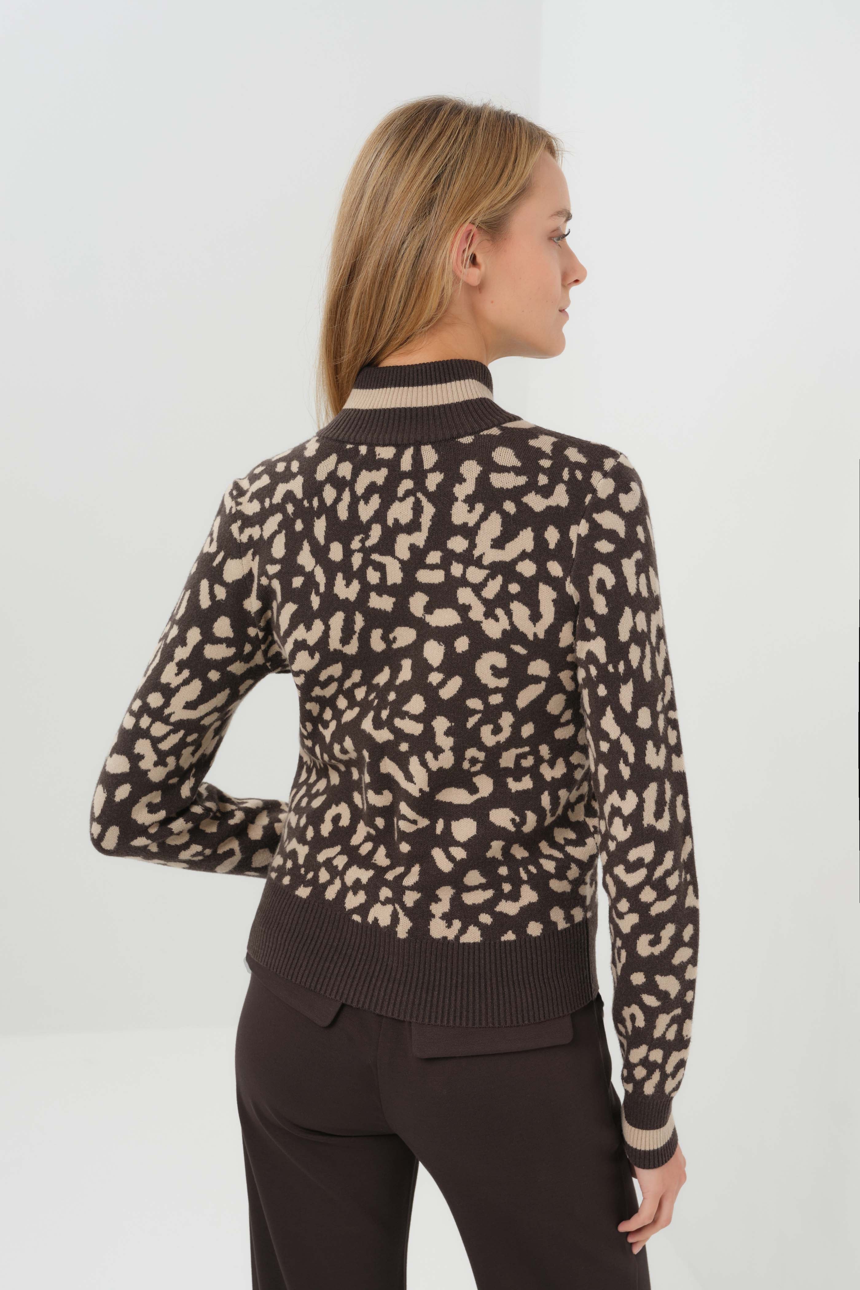 Bomi Jacquard Zip up Sweater