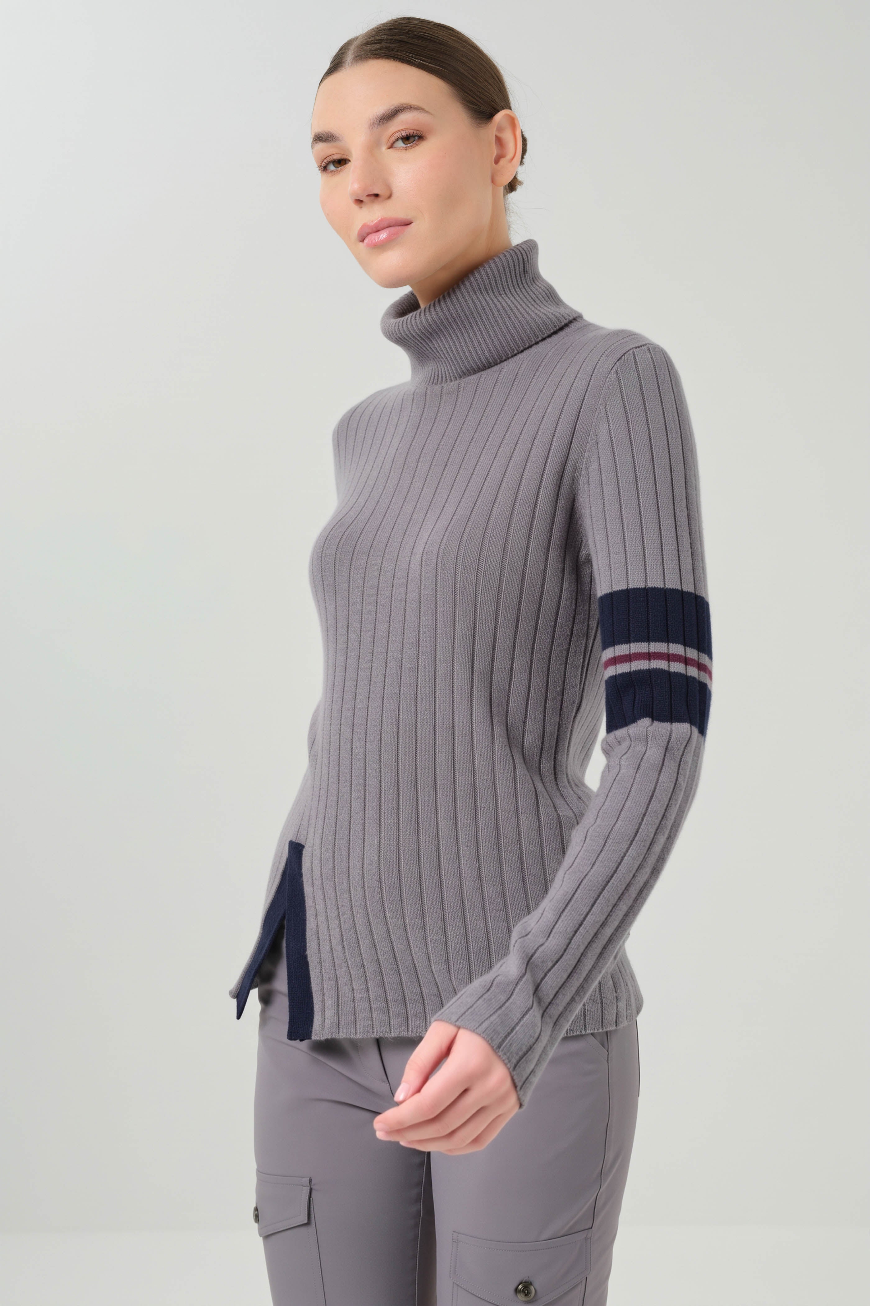 Jersey de cuello alto de cachemira de Lourdes