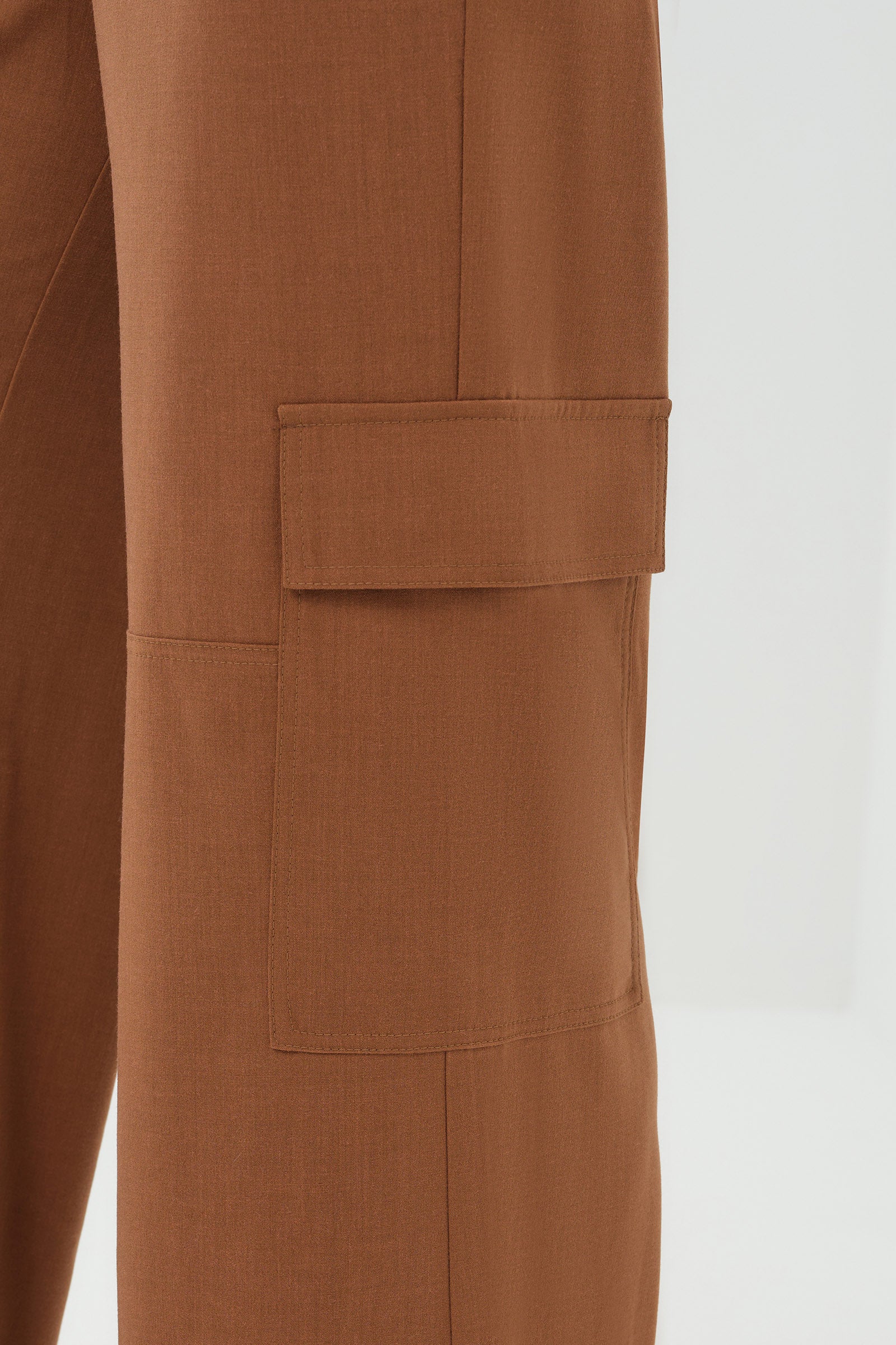 Pantalon cargo large à enfiler en tissu à chevrons