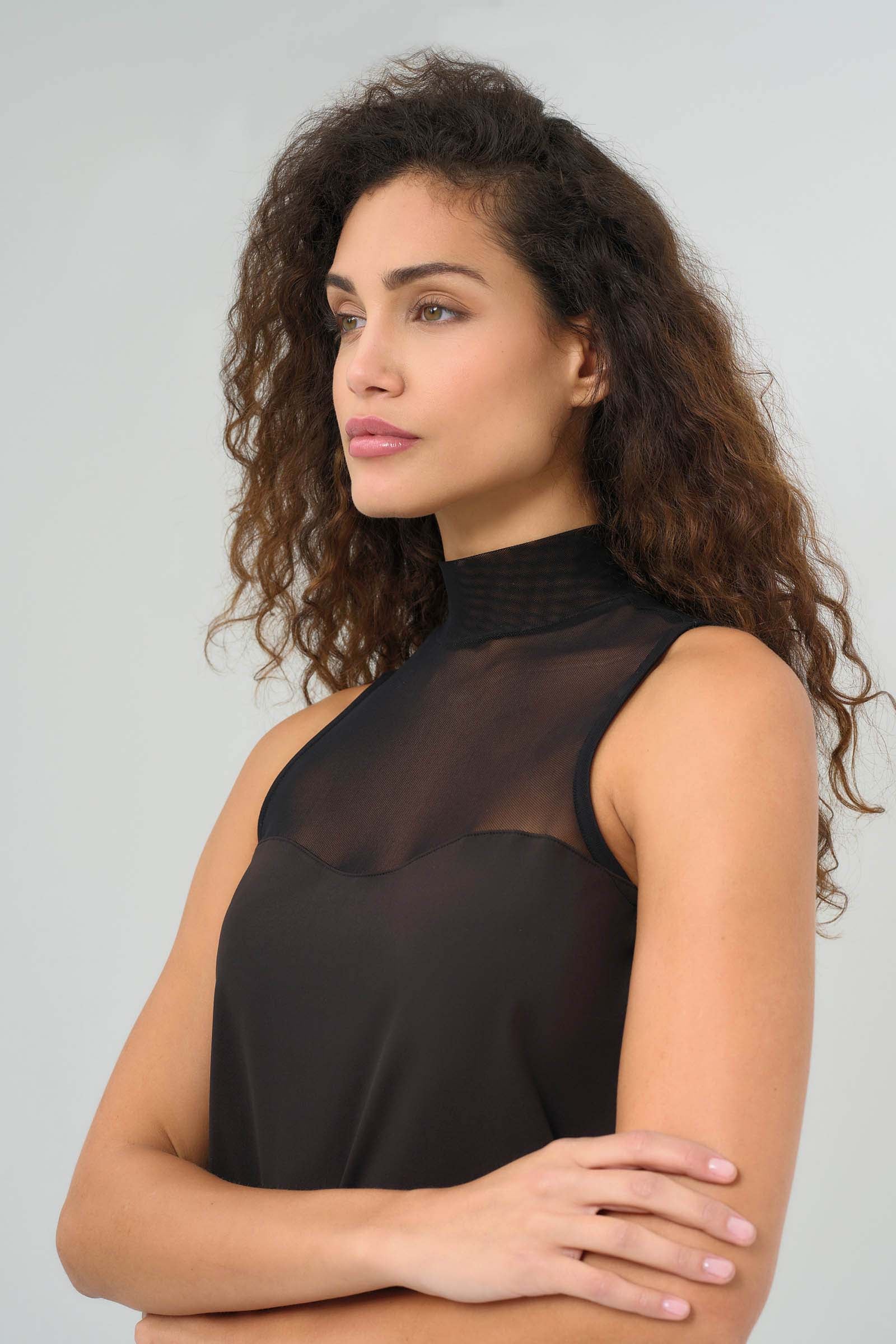 Top de cuello alto de malla sin mangas Ellen