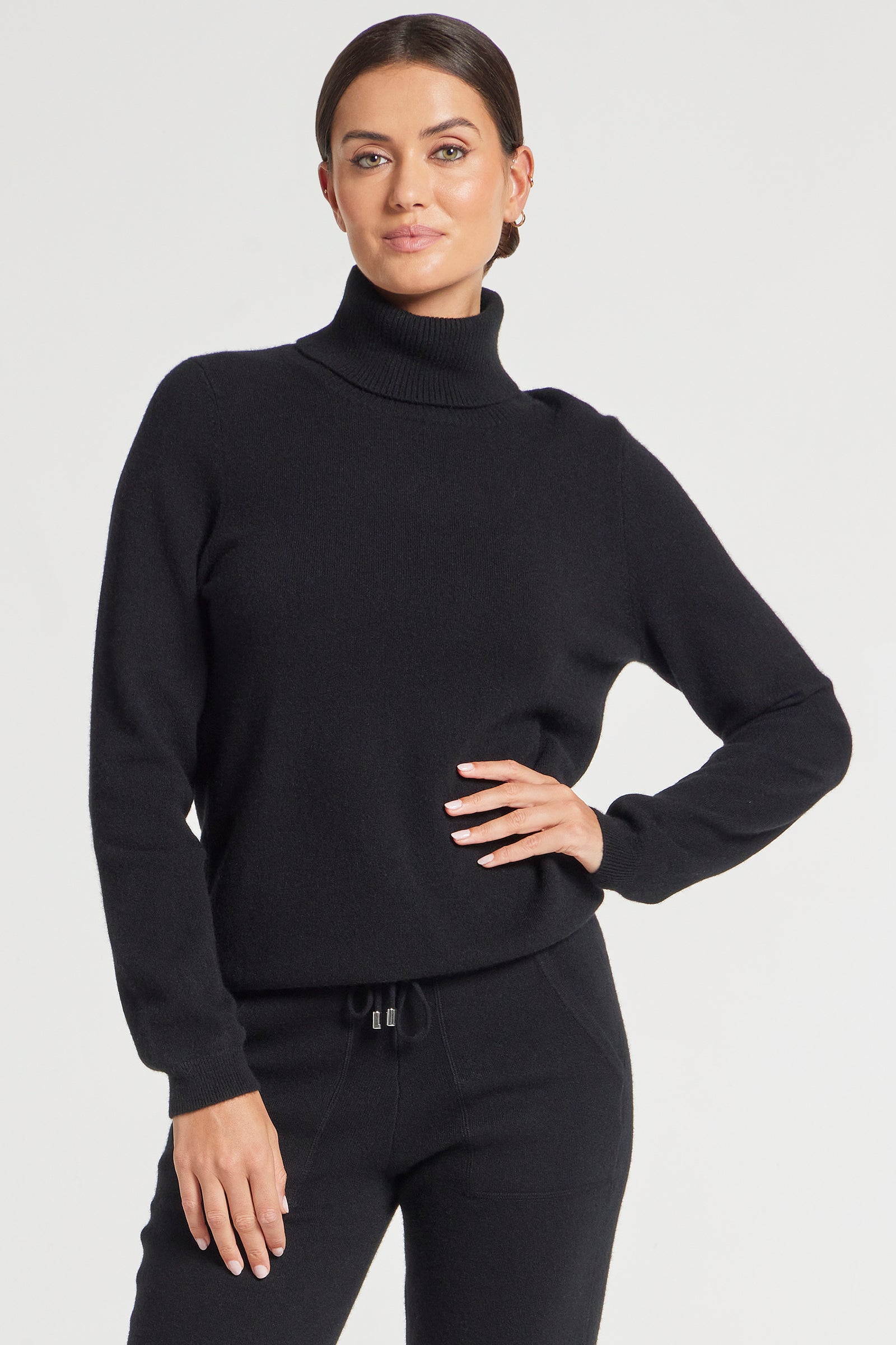 Black || Emily Cashmere Turtleneck Sweater