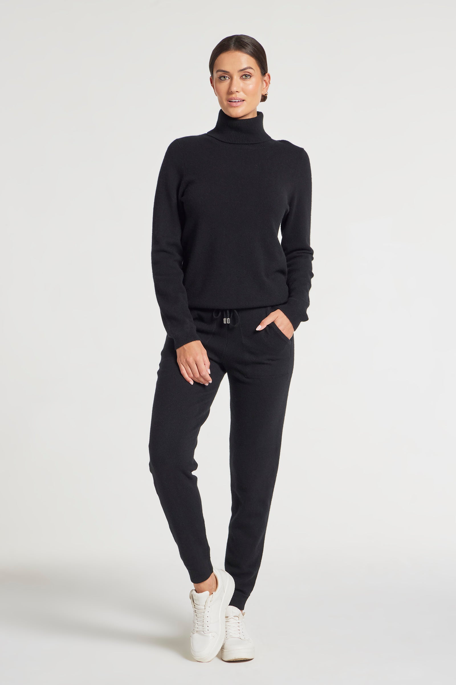 Black || Emily Cashmere Turtleneck Sweater